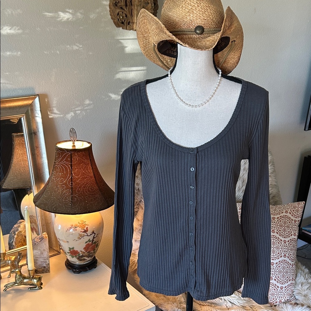 Gap pointelle gray knit cotton blend swoop neck button down top thermal L